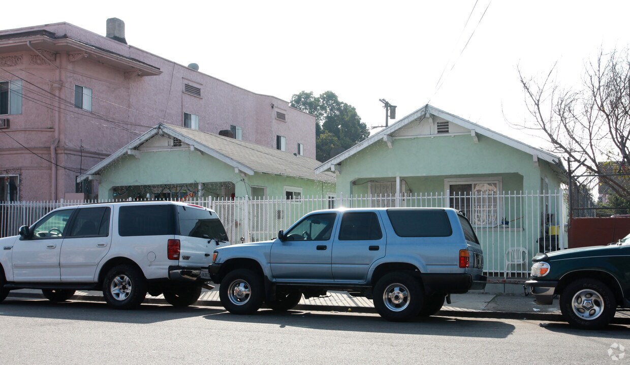 Building Photo - 124 E 27th St
