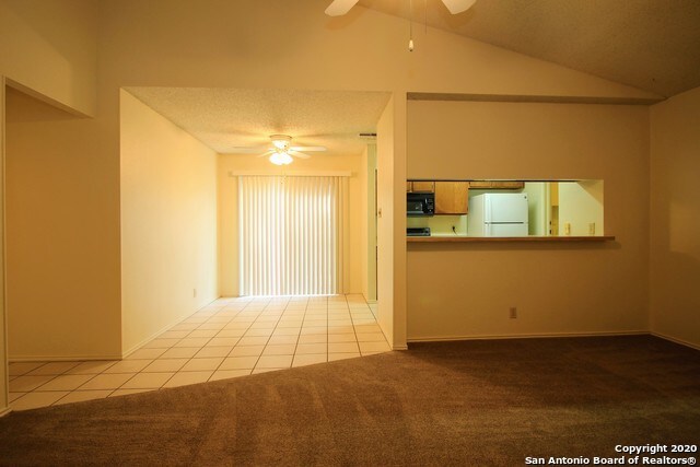 Foto del edificio - 5630 Rose Dawn