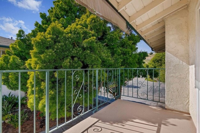 Building Photo - Updated 4BD/2BA Goleta Condo | Pool Access | Near UCSB | Easy Highway 101 Access
