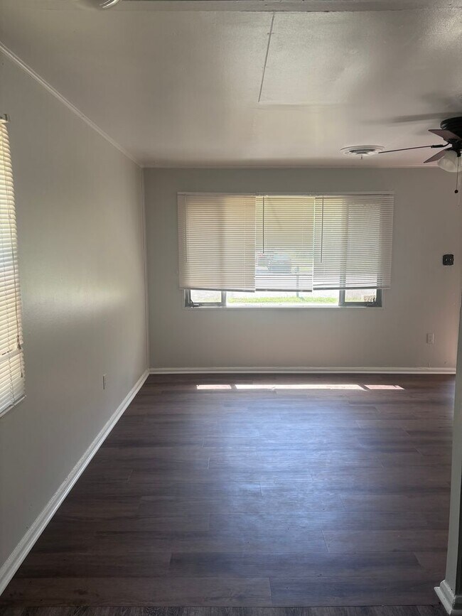 Foto del edificio - Single-family rental