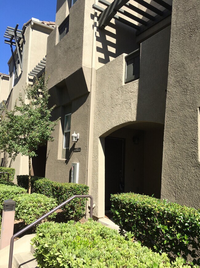 Foto del edificio - 672 Kellogg St