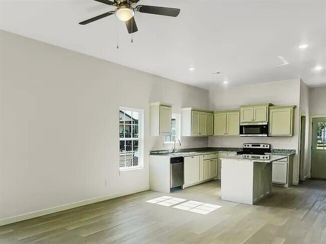 Building Photo - 2116 Charles Whitlow Ave