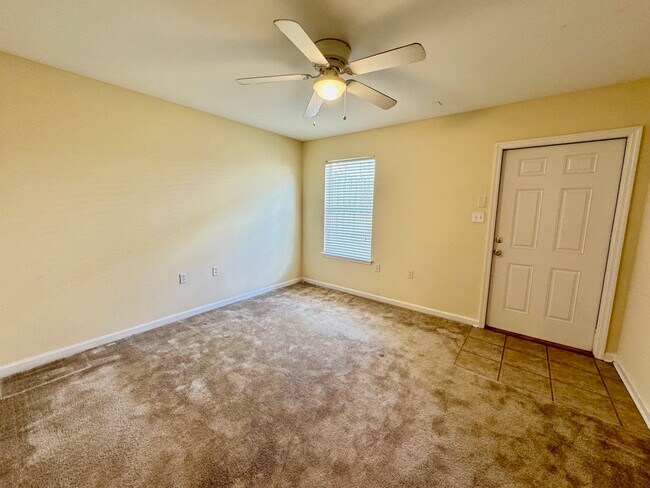 Building Photo - 2738 W Tharpe St