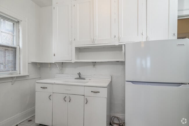 1BD, 1BA - 900-1,100SF - KITCHEN - The Balfour Apartments
