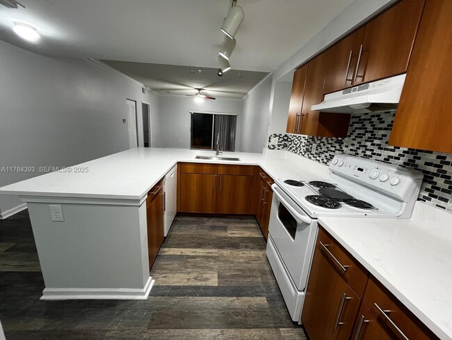 Foto del edificio - 5900 W Sample Rd