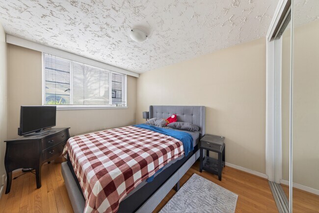 Photo du bâtiment - 2105 W 47th Ave