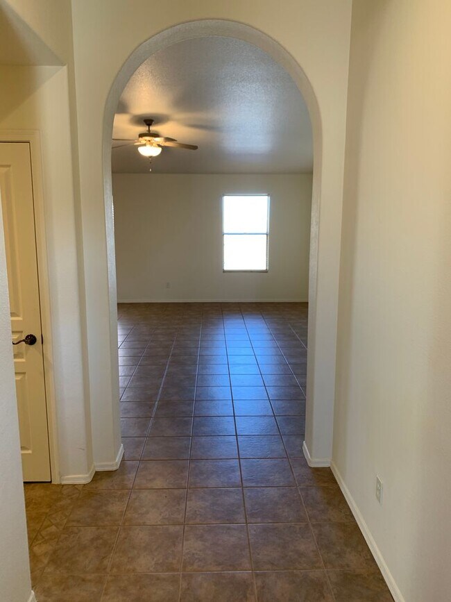 Foto del edificio - 4BD/2BA/2CG 1900 sf in Canyon de Flores subdivision, Sierra Vista, AZ