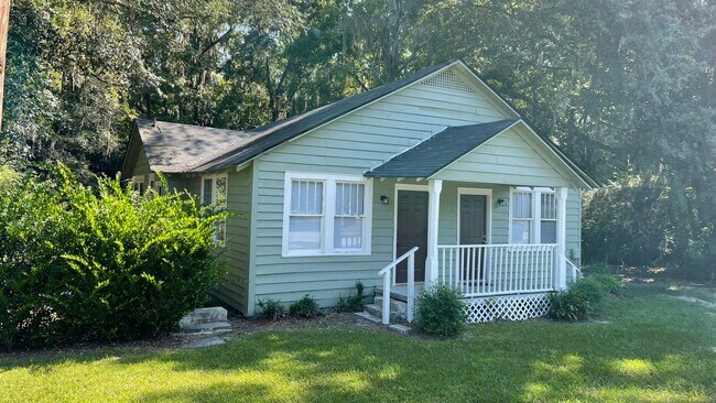 Building Photo - Duplex For Rent