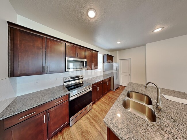 Building Photo - 6088 S Jordan Pkwy W