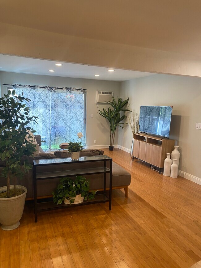 Foto del edificio - 28947 Thousand Oaks Blvd