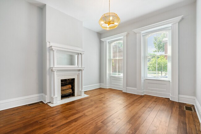 Foto del edificio - 832 Western Ave