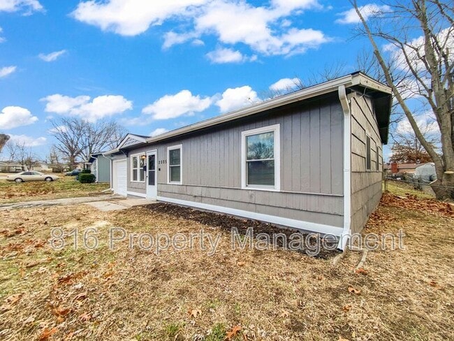 Building Photo - 2505 S 52 St