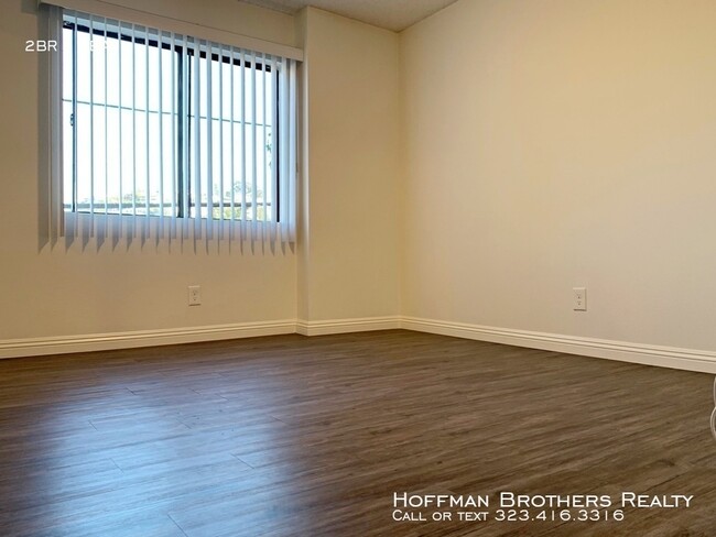Building Photo - 1010 E Acacia Ave Glendale, CA 91205
