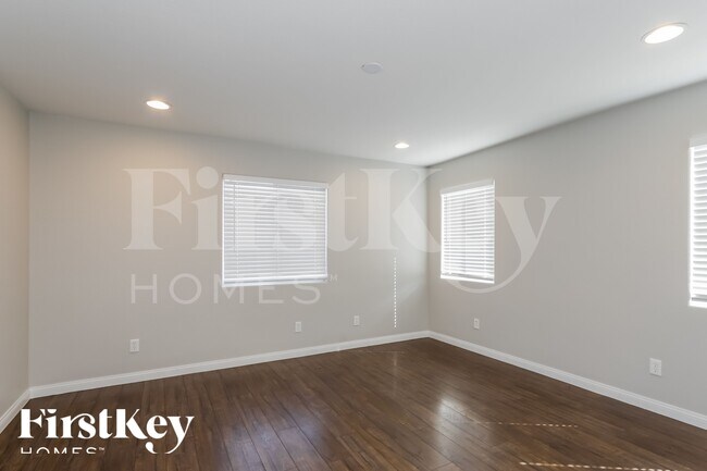 Foto del edificio - 6920 Dancing Cloud Ave