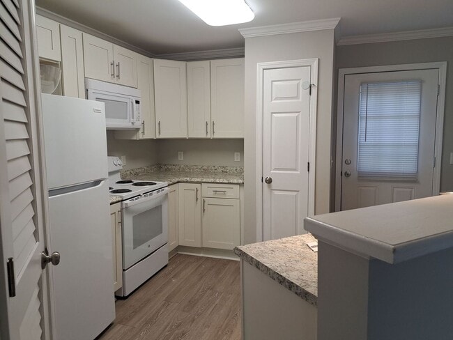 Foto del edificio - 7325 Claudia's Way