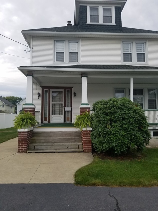 629 E Pine St, Olyphant, PA 18447 House Rental in Olyphant, PA