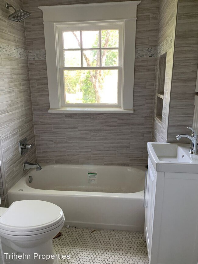 Foto del edificio - 3 br, 2 bath House - 1600 Pinehurst Place