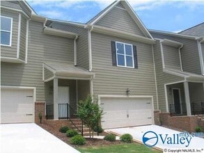 Building Photo - 212 Treetop Dr SE