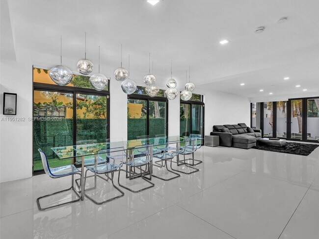 Foto del edificio - 3010 Alton Rd