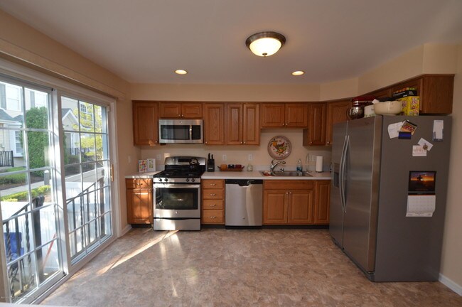 Building Photo - 355 Brookfield Dr