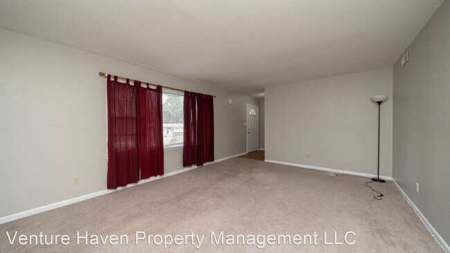 Building Photo - 4 br, 3 bath House - 608 Mountain Gap Driv...