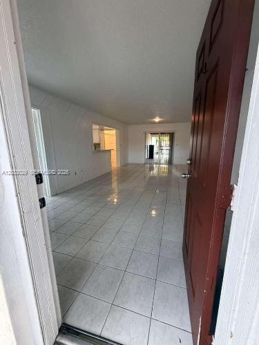 Foto del edificio - 8835 SW 27th St
