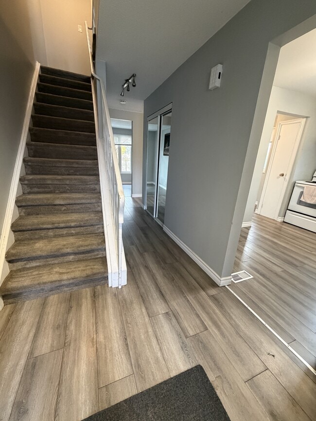 Photo du bâtiment - 1199 Afton Dr