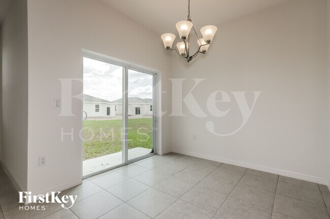 Building Photo - 523 Crown Rose Dr