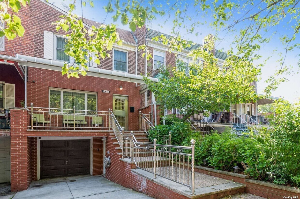 Foto principal - 79-19 149th St