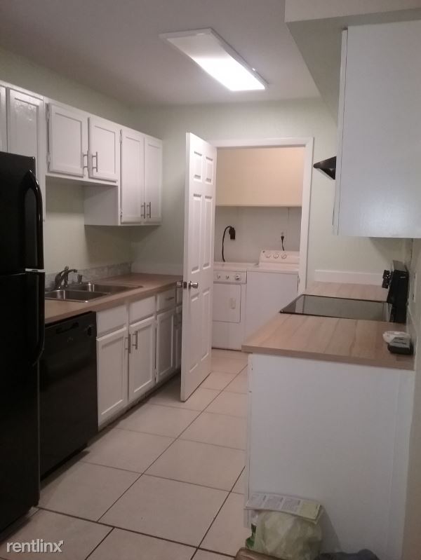 Building Photo - 2130 Forest Knoll Dr NE