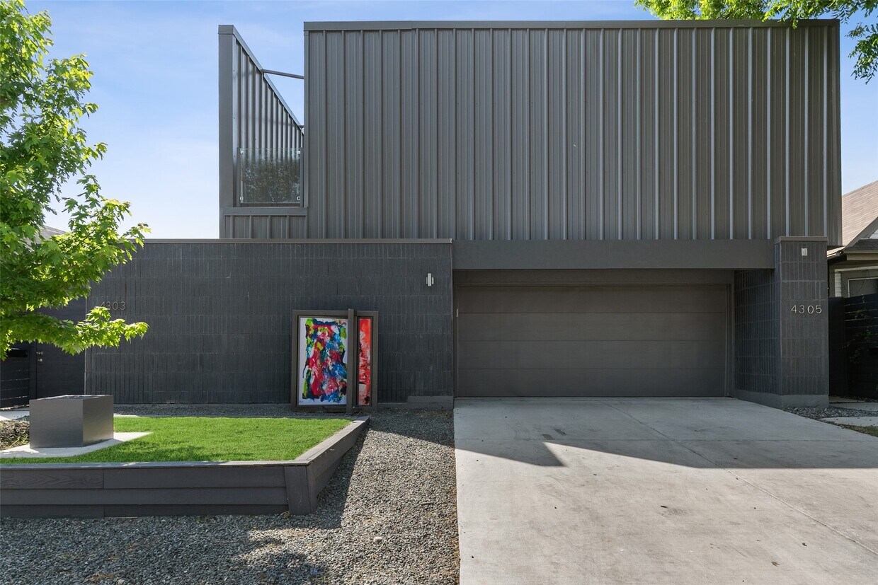 Foto principal - 4305 Roseland Ave