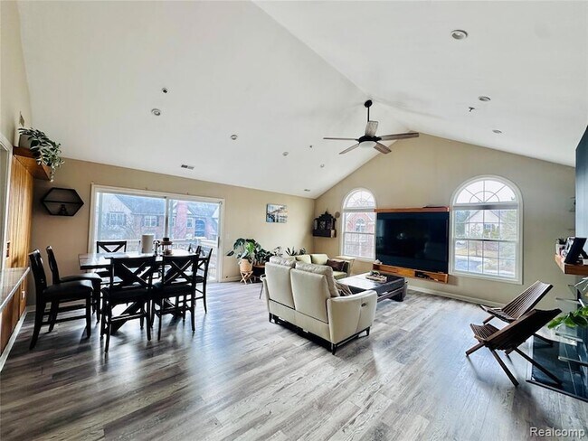 Foto del edificio - 28122 Carlton Way Dr