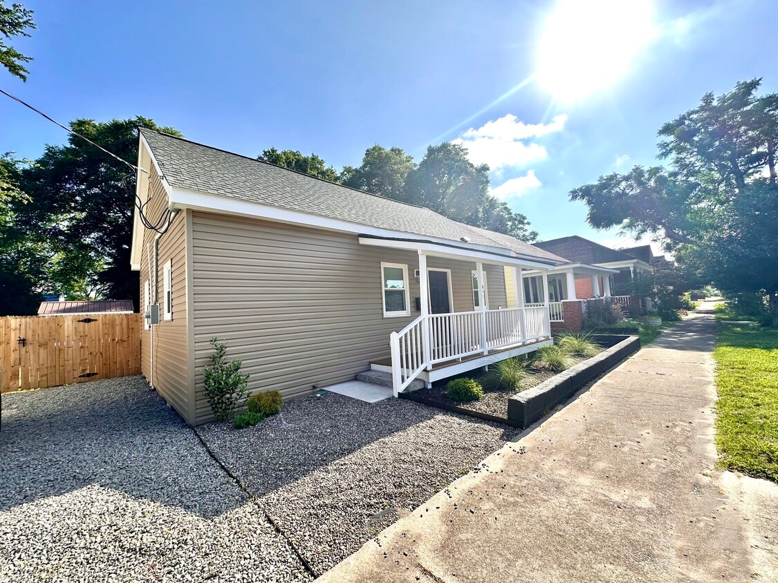 Photo - 811 Walnut St (Wilmington, NC)