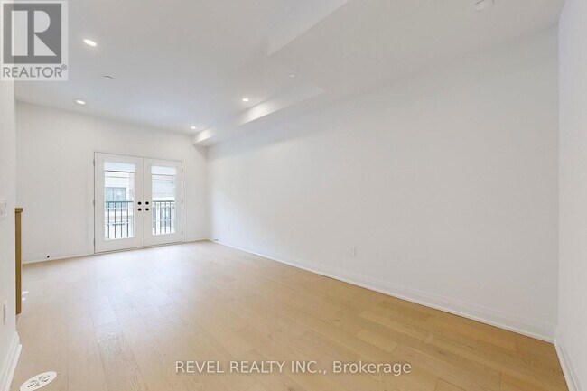 Building Photo - 18 Marret Ln