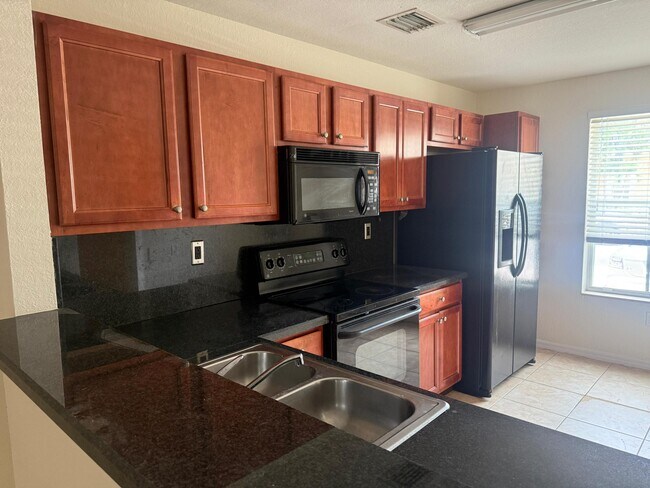 Building Photo - 3186 SW 129th Ave