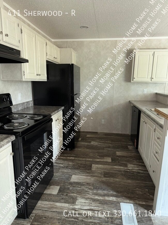 Building Photo - 411 Sherwood-R