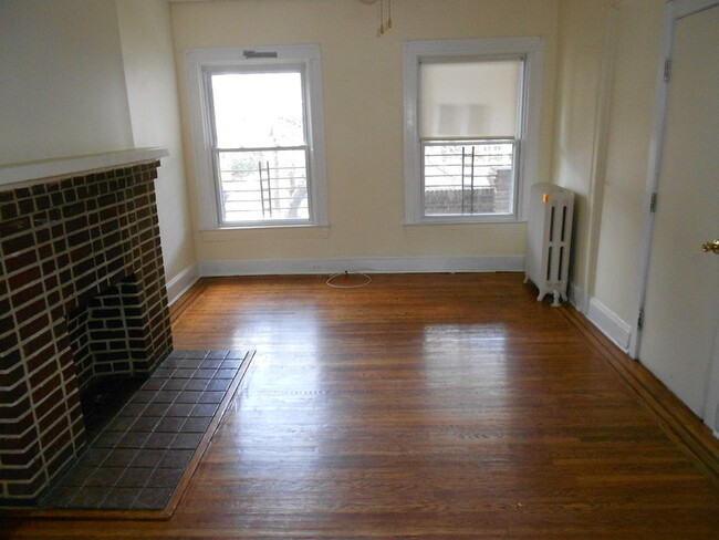Foto del edificio - 3209 Guilford Ave