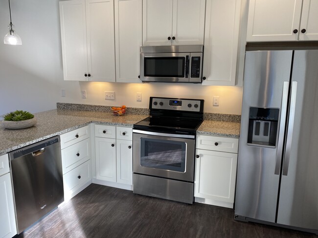 Stainless steel modern appliances - 121 Cooper Rd