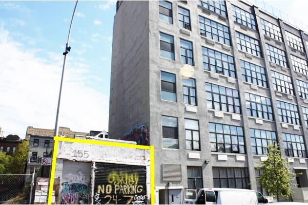 Foto del edificio - 804 Driggs Ave