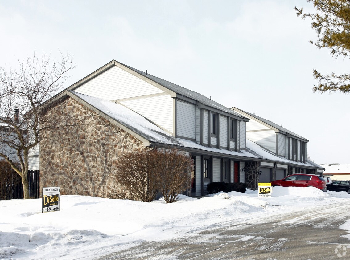 Primary Photo - 2540 Plum Leaf Ln