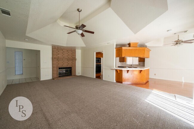 Foto del edificio - North West Fresno Home, 3BR/2BA, 1878sf, N...