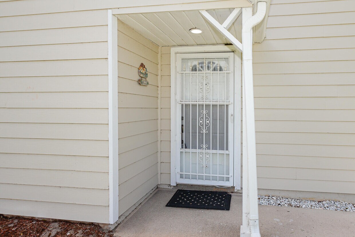 Foto principal - 4079 Garden Villas Ct