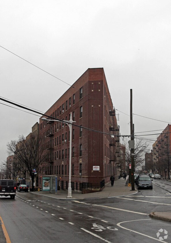 Primary Photo - 754 Coster St
