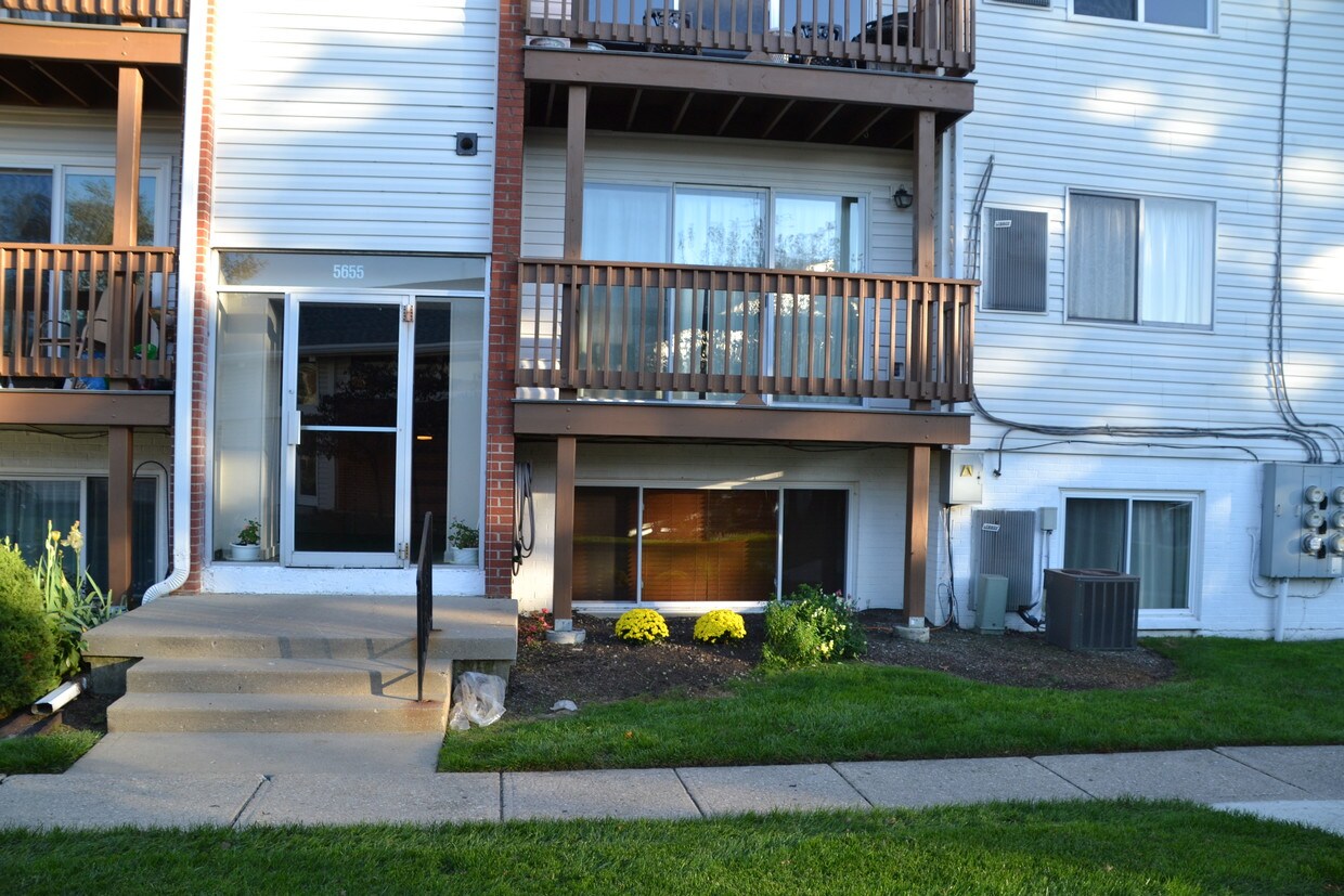 5655 Coach Dr E, Kettering, OH 45440 Condo for Rent in Kettering, OH