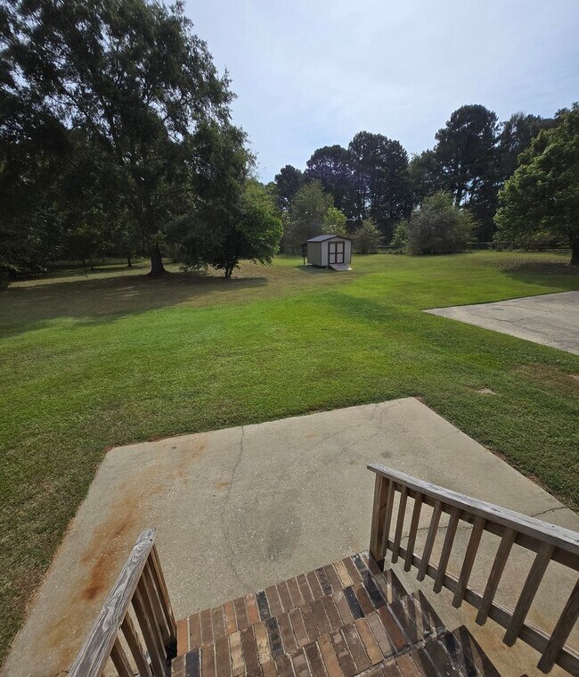 Foto del edificio - Beautiful 3-Bedroom Home with Bonus Room i...