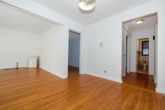 Building Photo - Beautiful 1 Bed 1 Bath Available