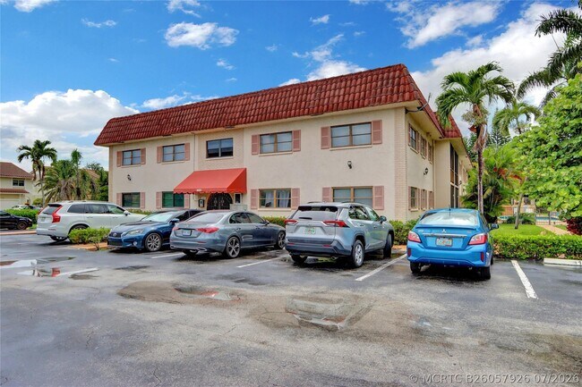 Foto del edificio - 665 Enfield St