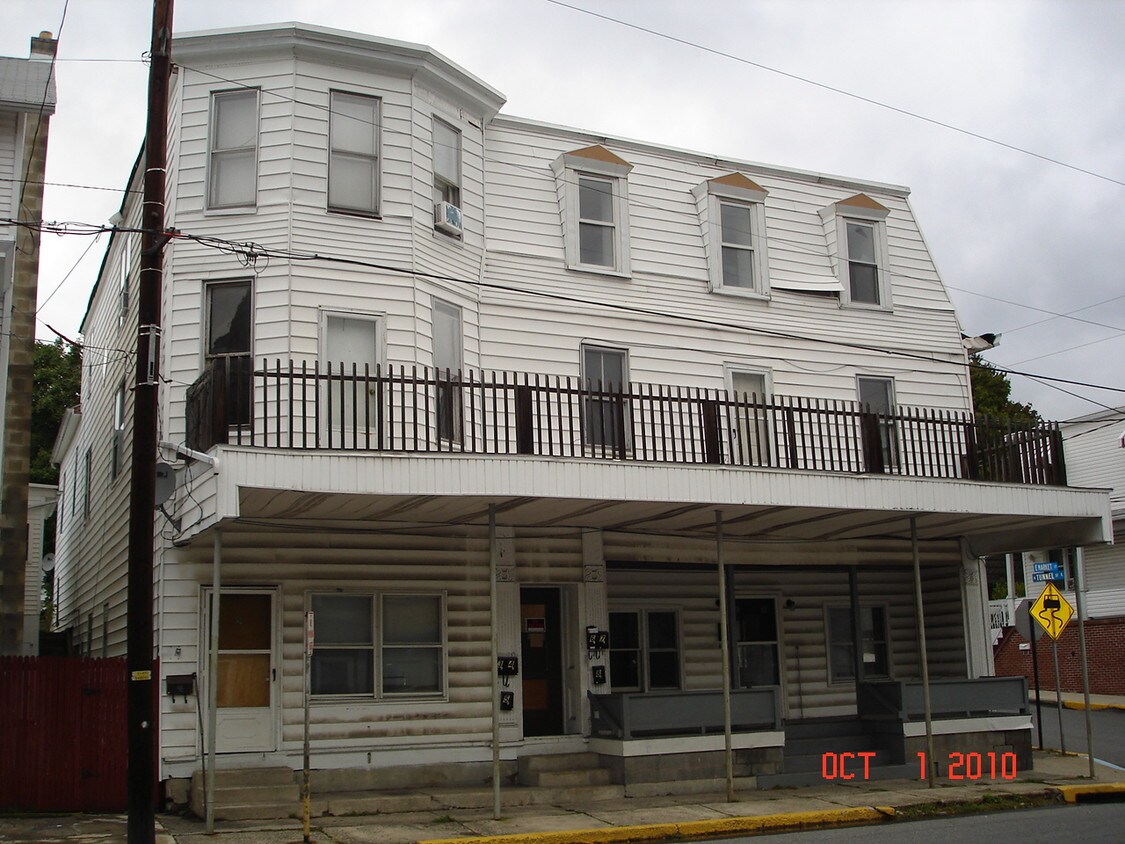 Primary Photo - 143 Market St