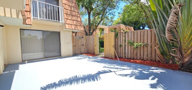 Building Photo - 539 Green Springs Pl