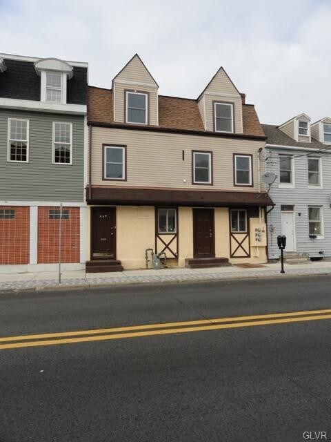 Building Photo - 469 S Main St
